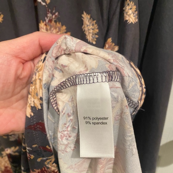 Medium Maurices gray and floral dress. - Picture 4 of 5